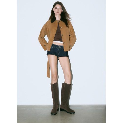 Trench court enduit ceinture XS - Stradivarius - Modalova