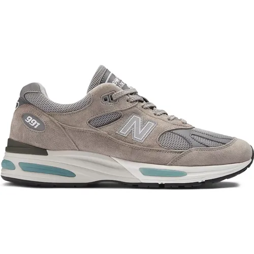 Modern 991v2 Sneaker , male, Sizes: 6 1/2 UK, 12 1/2 UK - New Balance - Modalova