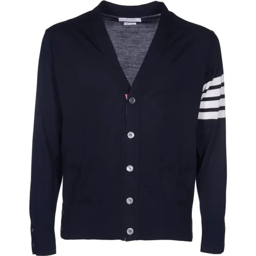 Blauer V-Ausschnitt Cardigan mit 4-Bar Streifen-Detail - Thom Browne - Modalova