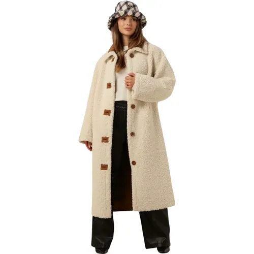 Faux Fur Kenca Coat in Off- , Damen, Größe: S - STAND STUDIO - Modalova