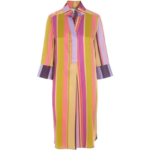 Gewagtes Gestreiftes Kimono-inspiriertes Kleid - Dea Kudibal - Modalova