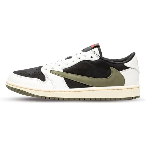 Travis Scott Olive Low Retro Sneaker , male, Sizes: 8 1/2 UK, 3 1/2 UK, 8 UK, 10 UK, 10 1/2 UK, 9 UK, 4 UK, 6 UK, 2 1/2 UK, 12 UK - Jordan - Modalova