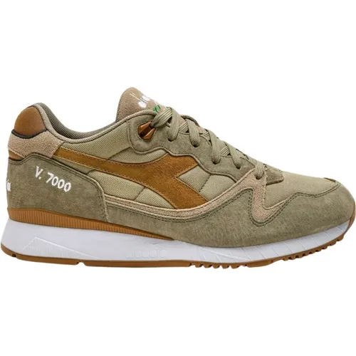 V7000 Winter , male, Sizes: 6 1/2 UK, 5 UK, 11 UK - Diadora - Modalova