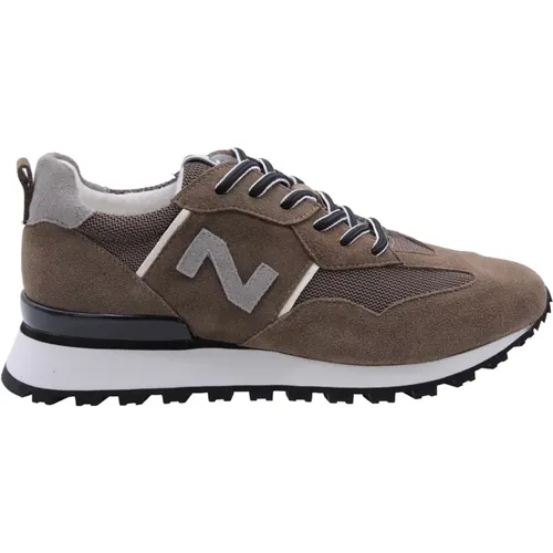 Halina Sneaker , male, Sizes: 6 UK, 11 UK, 8 UK, 10 UK, 9 UK, 7 UK - Nathan-Baume - Modalova