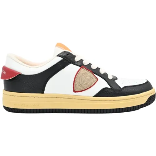 Lyon Low Sneakers in White Black Red , male, Sizes: 10 UK, 5 UK, 11 UK, 8 UK - Philippe Model - Modalova