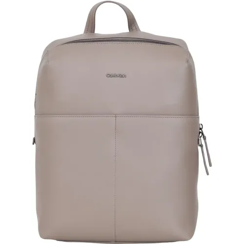 Taubengrauer Quadratischer Rucksack - Calvin Klein - Modalova