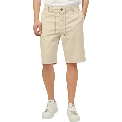 Chino Bermuda Shorts mit Kordel , Herren, Größe: W34 - Hugo Boss - Modalova