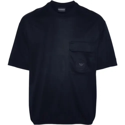 Blaues T-Shirt mit Vordertasche und geprägtem Logo , Herren, Größe: M - Emporio Armani - Modalova