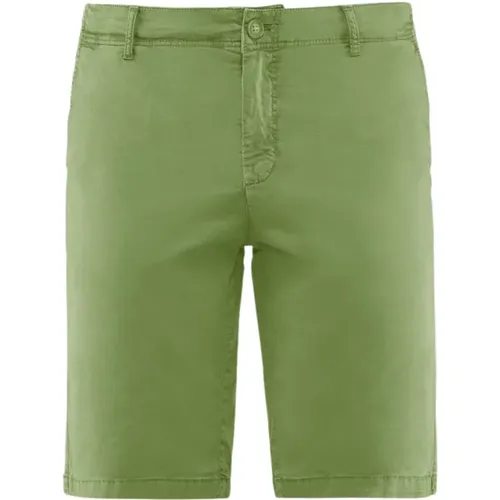Stretch Cotton Gabardine Slim Fit Bermuda Shorts , male, Sizes: W30, W40, W33, W31, W32, W29 - BomBoogie - Modalova