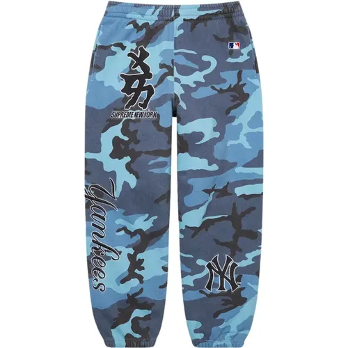 Limitierte Auflage Yankees Kanji Sweatpant Blau Camo , Herren, Größe: L - Supreme - Modalova