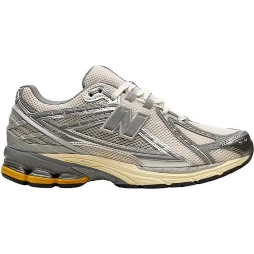 Men's Shoes Sneakers Grey Ss24 , male, Sizes: 6 1/2 UK - New Balance - Modalova