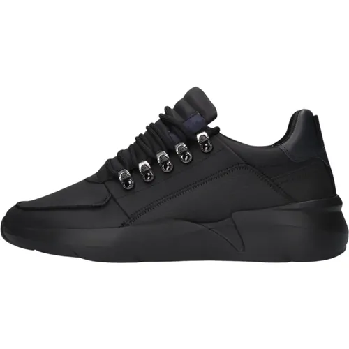 Schwarze Roman Herren Sneakers - Nubikk - Modalova