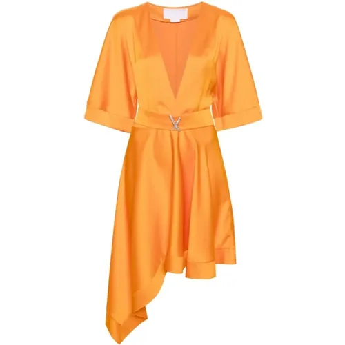 Summer Dresses,Korallfarbenes V-Ausschnitt Kleid mit Gürtel,Asymmetrisches Kleid mit Kristallverzierung - Genny - Modalova