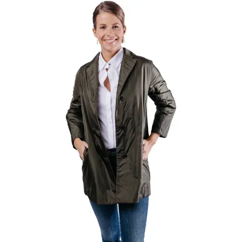 Raincoat, Stay dry and stylish with this women`s raincoat , female, Sizes: L, XS, S, M - Aspesi - Modalova