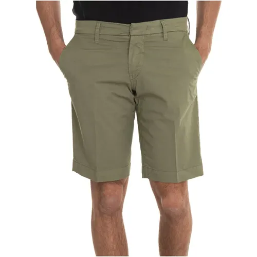 Stretch-Baumwoll-Bermuda-Shorts mit amerikanischer Tasche , Herren, Größe: W38 - Fay - Modalova