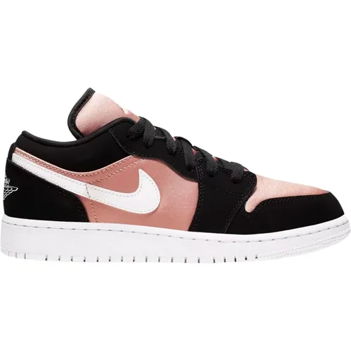 Limited Edition Air Jordan 1 Low , female, Sizes: 6 UK, 7 UK, 3 1/2 UK - Nike - Modalova