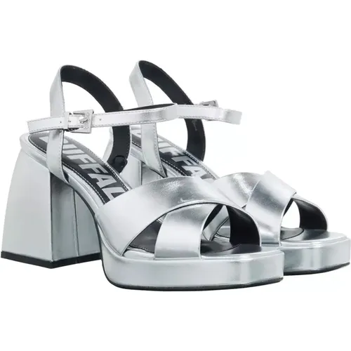 Silberne Kreuzsandalen mit Metallic-Finish , Damen, Größe: 37 EU - Buffalo - Modalova