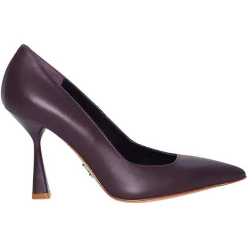 Viola Leather Pumps , female, Sizes: 3 1/2 UK, 4 1/2 UK, 2 UK, 6 UK, 7 UK, 5 UK - Sergio Levantesi - Modalova