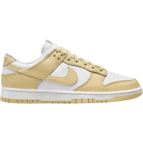 Retro Gold Dunk Low Sneakers , male, Sizes: 8 UK, 11 1/2 UK, 8 1/2 UK, 7 UK, 12 UK, 6 1/2 UK, 10 UK, 9 UK, 11 UK, 10 1/2 UK, 6 UK - Nike - Modalova