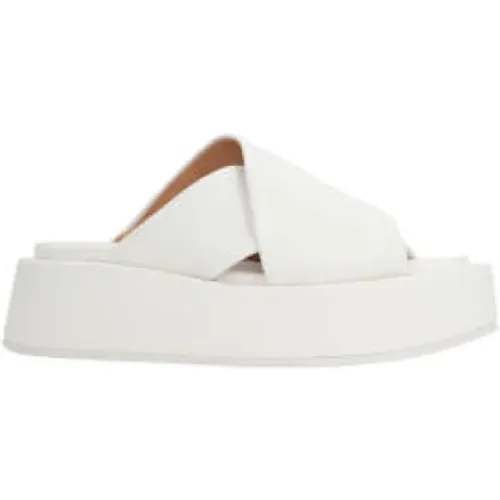 Weiße Gehämmerte Leder Flatform Sandalen , Damen, Größe: 36 EU - Marsell - Modalova