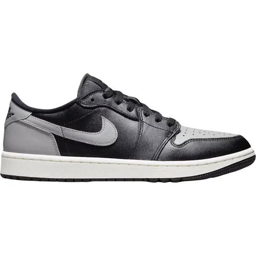 Limited Edition Retro Low Golf Shadow , male, Sizes: 4 UK, 4 1/2 UK, 6 1/2 UK, 10 1/2 UK, 11 1/2 UK, 3 1/2 UK, 5 UK, 7 UK, 8 1/2 UK, 13 UK, 10 UK, 2 1 - Nike - Modalova