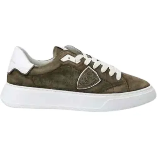 Stylish Sneakers for Men and Women , male, Sizes: 10 UK, 11 UK - Philippe Model - Modalova