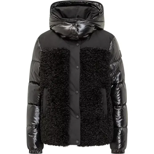 Short Puffer Jacket with Shearling , female, Sizes: M - Moncler - Modalova