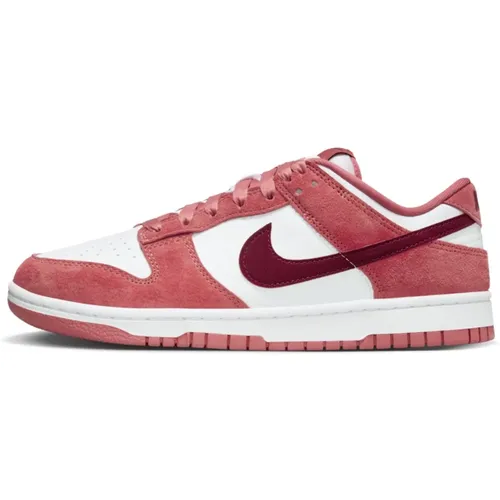 Valentine's Day Dunk Low Adobe Sneakers , Damen, Größe: 36 1/2 EU - Nike - Modalova