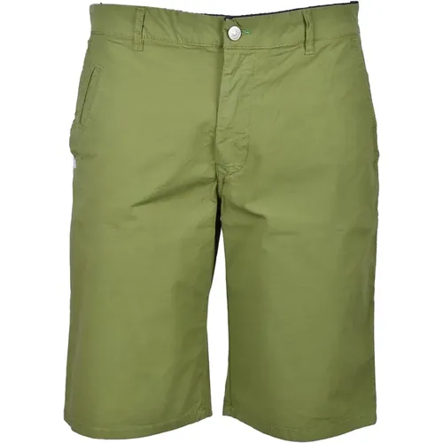 Verde Pistacchio Bermuda Shorts , male, Sizes: W30, W33 - Daniele Alessandrini - Modalova
