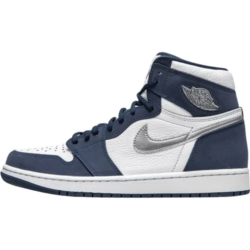 Midnight Navy Retro High Sneakers , male, Sizes: 7 UK, 10 UK, 6 UK, 11 UK, 11 1/2 UK, 6 1/2 UK, 9 UK, 10 1/2 UK, 12 UK, 8 UK, 8 1/2 UK - Jordan - Modalova