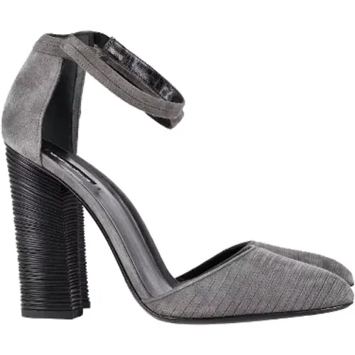 Pre-owned Suede heels , female, Sizes: 6 UK - Armani Pre-owned - Modalova