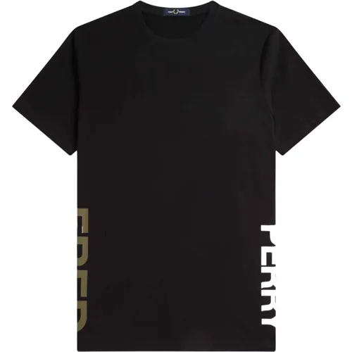 Men`s T-shirt with side logo lettering , male, Sizes: L - Fred Perry - Modalova