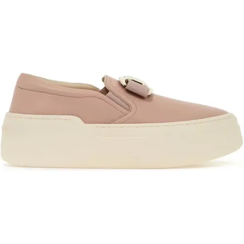 Goldene Vara Plate Slip-On Sneakers , Damen, Größe: 38 1/2 EU - Salvatore Ferragamo - Modalova