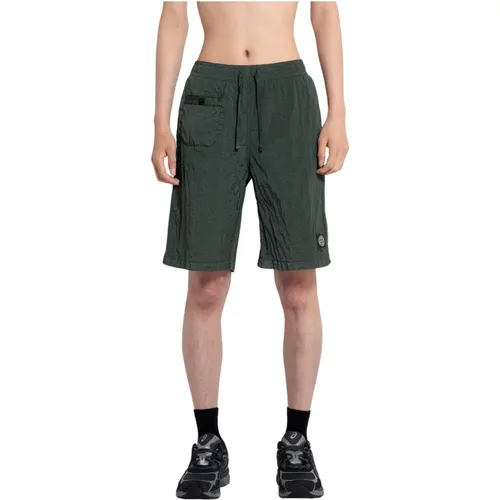 Grüne Gekräuselte Nylon-Shorts mit elastischem Bund - Stone Island - Modalova