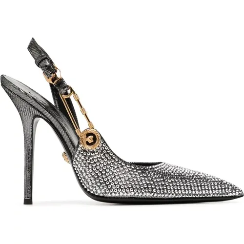 Silberne Absatz Sicherheitsnadel Pumps - Versace - Modalova