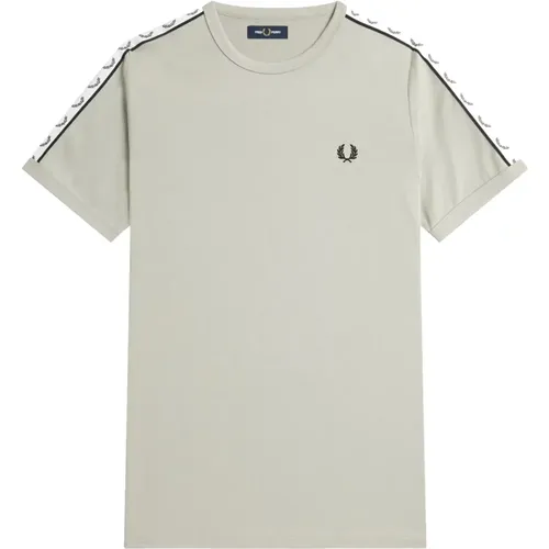 Ringer T-Shirt with Laurel Crown Tape , male, Sizes: 2XL, L, XL, M - Fred Perry - Modalova