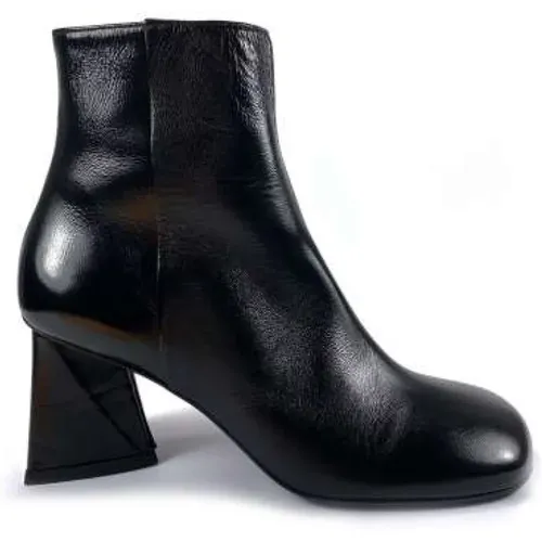 Heeled Boots , female, Sizes: 4 UK - Strategia - Modalova