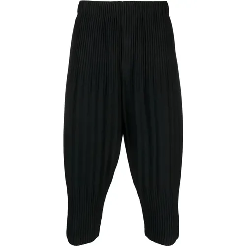Pleated Tapered Cropped Trousers , male, Sizes: L - Issey Miyake - Modalova