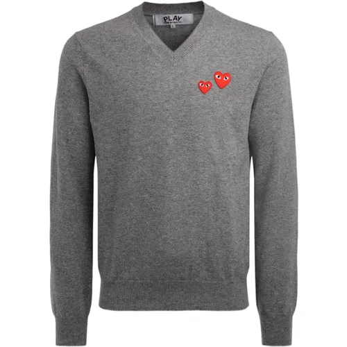 Grauer V-Ausschnitt Pullover mit Doppelherz , Herren, Größe: XL - Comme des Garçons Play - Modalova