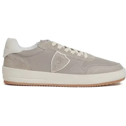 Leather Sneakers Elevate Collection , male, Sizes: 7 UK, 9 UK, 10 UK, 6 UK, 11 UK, 8 UK - Philippe Model - Modalova