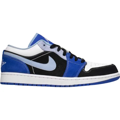 Limited Edition Air Jordan 1 Low , male, Sizes: 11 UK, 13 UK, 8 UK, 15 1/2 UK, 8 1/2 UK, 7 UK, 11 1/2 UK, 14 1/2 UK, 6 UK, 9 UK, 13 1/2 UK, 10 UK, 12 - Nike - Modalova