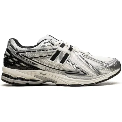 Silver Mesh Sneakers , male, Sizes: 9 UK, 10 UK, 8 1/2 UK, 8 UK, 11 UK - New Balance - Modalova