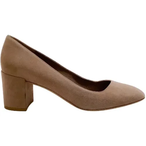 Pre-owned Suede heels , female, Sizes: 5 UK - Salvatore Ferragamo Pre-owned - Modalova