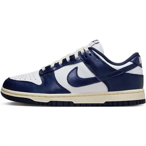 Vintage Navy Dunk Low Women's Sneakers , female, Sizes: 3 UK, 13 UK, 8 UK, 2 1/2 UK, 5 1/2 UK, 7 1/2 UK, 9 UK, 3 1/2 UK, 11 1/2 UK, 11 UK, 5 UK, 10 UK - Nike - Modalova