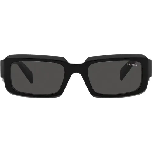 Rechteckige Sonnenbrille mit schwarzem Rahmen und dunkelgrauen Gläsern - Prada - Modalova