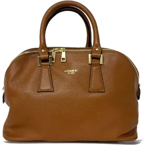 Leather Shoulder Bag with Studs , female, Sizes: ONE SIZE - Avenue 67 - Modalova