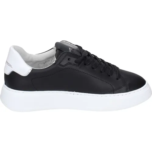 Low Leather Sneakers for Men , male, Sizes: 6 UK, 11 UK, 5 UK - Philippe Model - Modalova