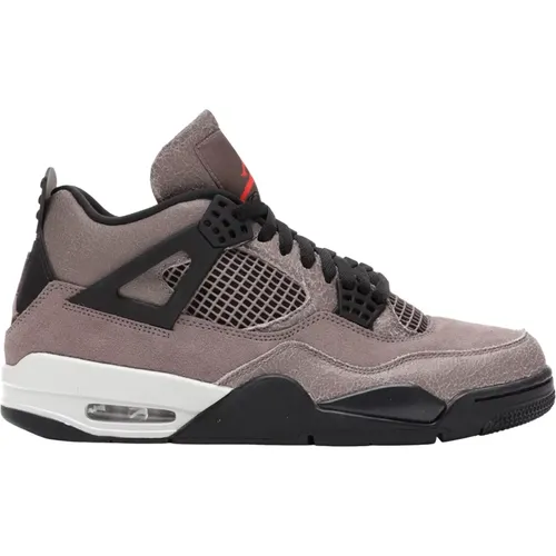 Taupe Suede Sneakers , male, Sizes: 6 1/2 UK, 9 UK, 7 UK, 11 UK, 8 1/2 UK - Jordan - Modalova