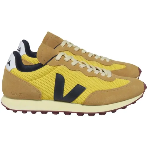 Yellow Alveomesh Sneakers , male, Sizes: 11 UK, 7 UK, 8 UK, 10 UK, 9 UK, 6 UK - Veja - Modalova