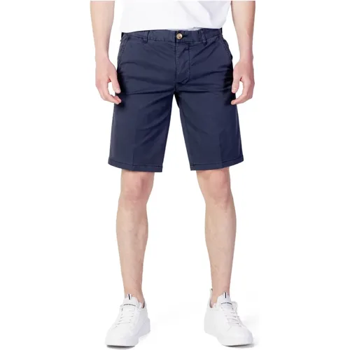 Solid Color Bermuda Shorts for Men , male, Sizes: W31 - Blauer - Modalova
